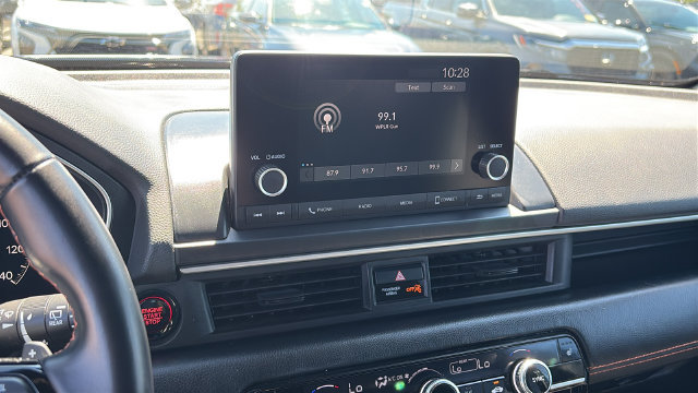 Used 2025 Honda Pilot Sport image 16