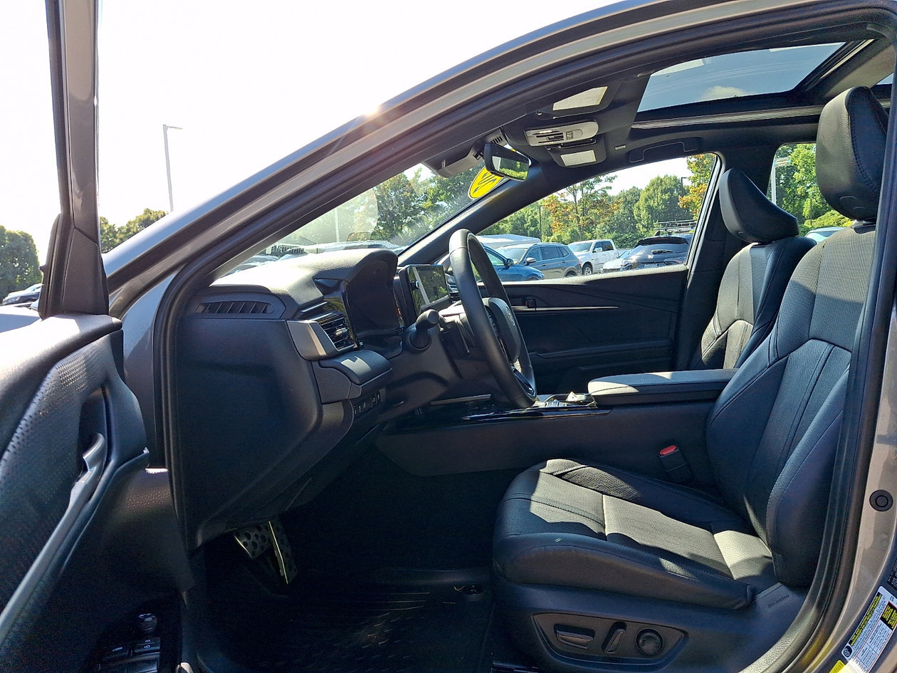 Used 2025 Toyota Camry XSE FWD image 13