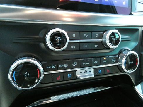 Used 2023 Ford F150 Lariat AWD/4WD image 30