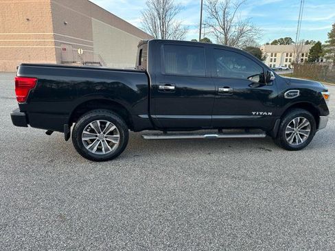 Used 2017 Nissan Titan SL image 36