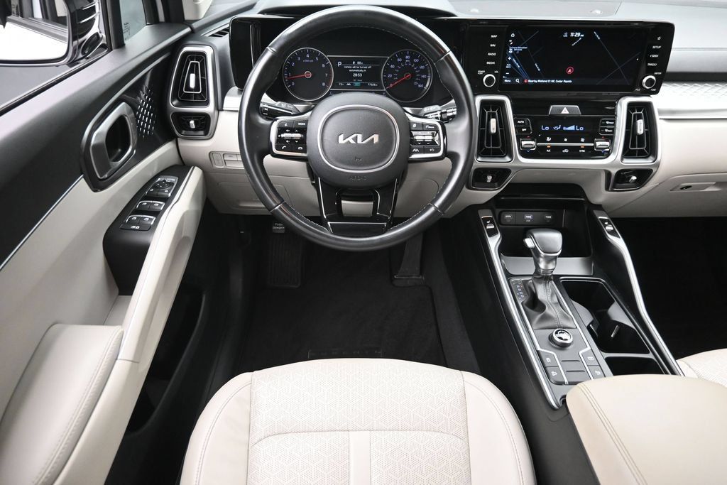Used 2022 Kia Sorento S FWD image 14