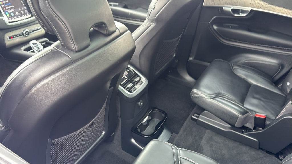 Certified 2024 Volvo XC90 T8 Ultimate AWD/4WD image 28