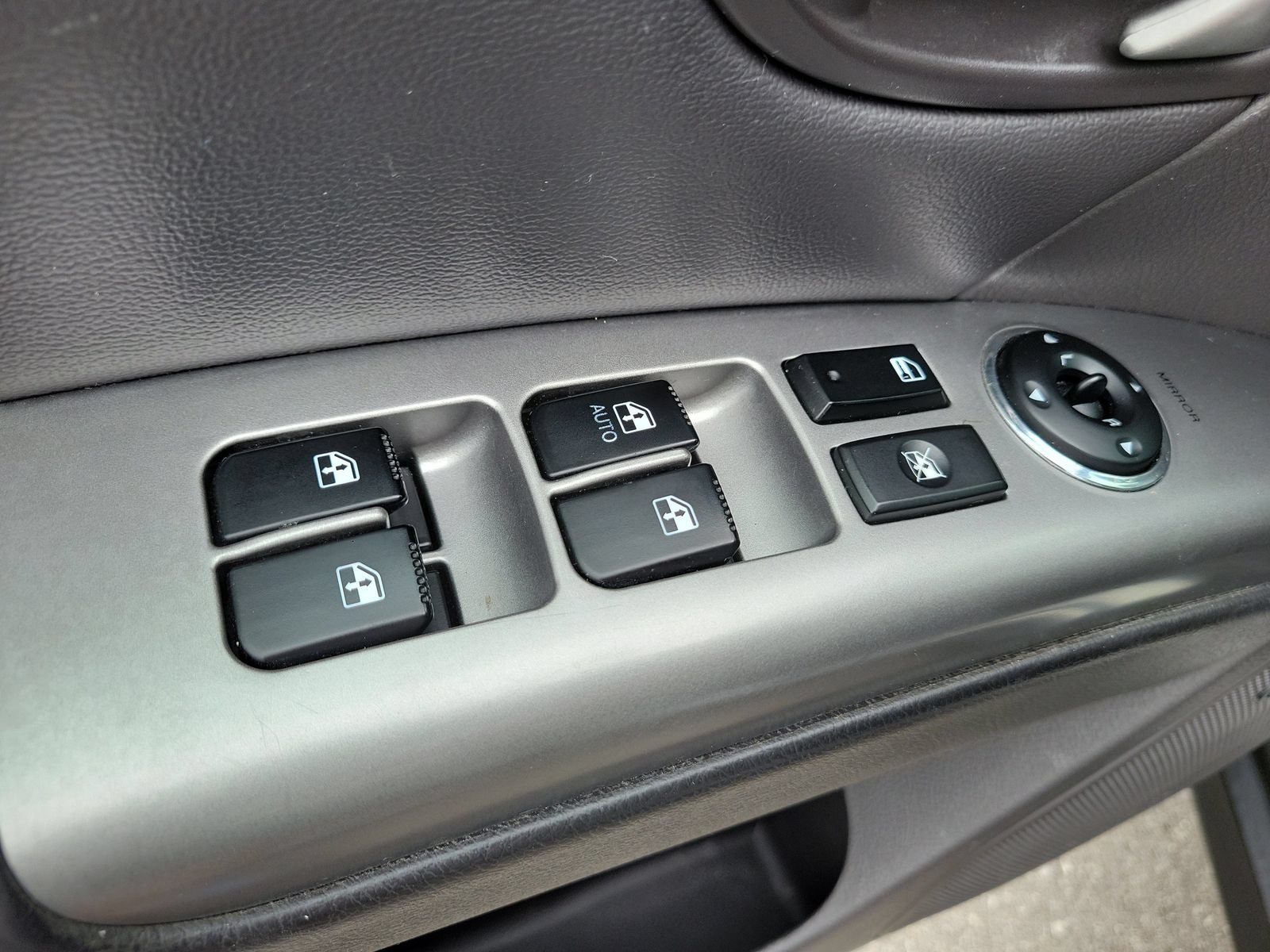 Used 2011 Hyundai Santa Fe Limited FWD image 19