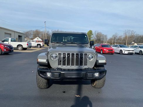 Used 2021 Jeep Gladiator Sport image 2