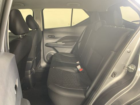 Used 2021 Nissan Kicks S FWD image 31