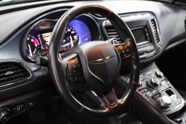 Used 2015 Chrysler 200 S w/ Comfort Group FWD image 11
