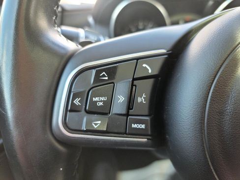 Used 2017 Jaguar XE Prestige RWD image 26