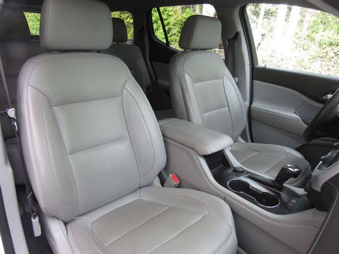 Used 2017 GMC Acadia SLT AWD/4WD image 21
