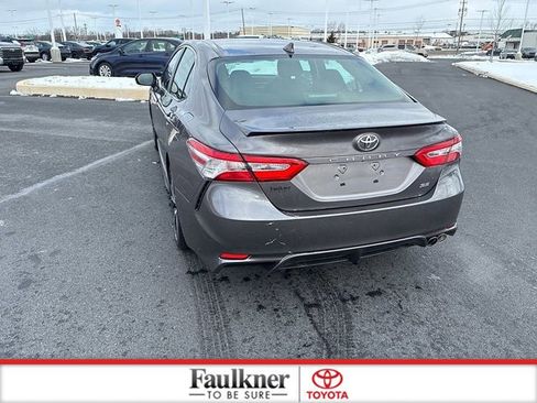 Used 2020 Toyota Camry SE w/ Convenience Package image 11
