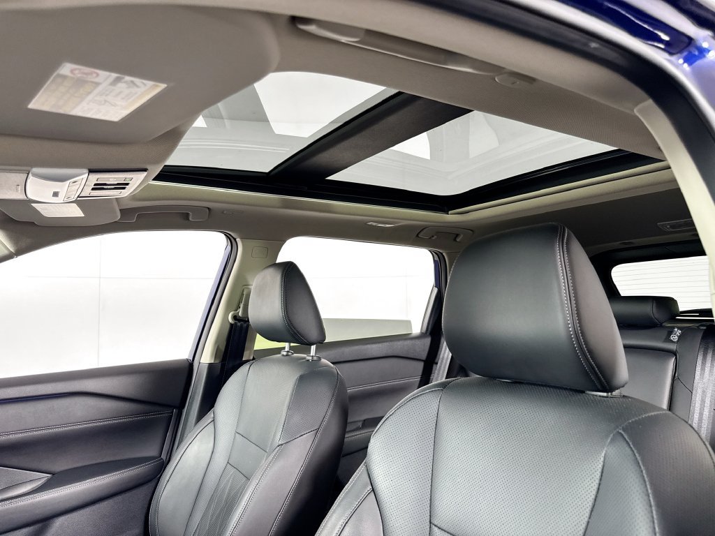 Used 2024 Nissan Rogue Platinum FWD image 28