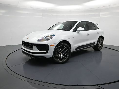 Used 2026 Porsche Macan AWD/4WD image 28