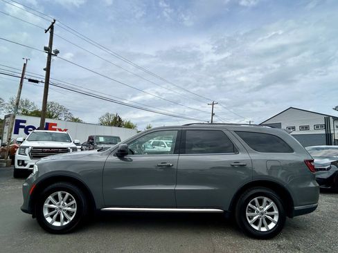 Used 2023 Dodge Durango SXT RWD image 2