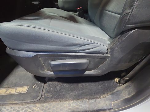 Used 2016 RAM 1500 Express AWD/4WD image 11