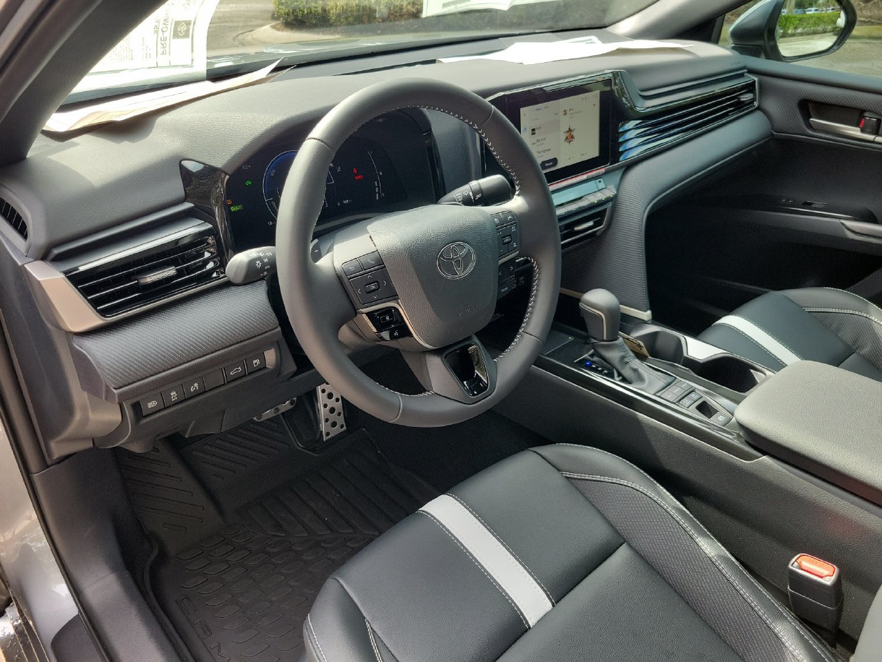 Used 2026 Toyota Camry SE FWD image 16