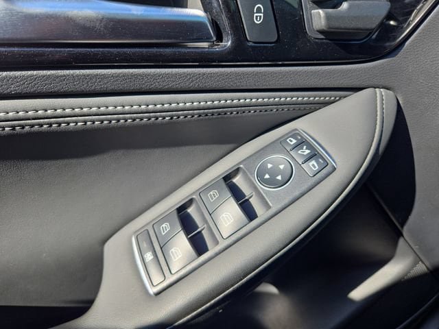 Used 2019 INFINITI QX30 AWD image 24