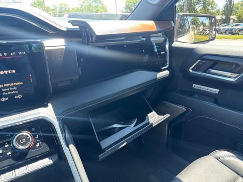 Used 2024 GMC Sierra 1500 Denali w/ Technology Package AWD/4WD image 42