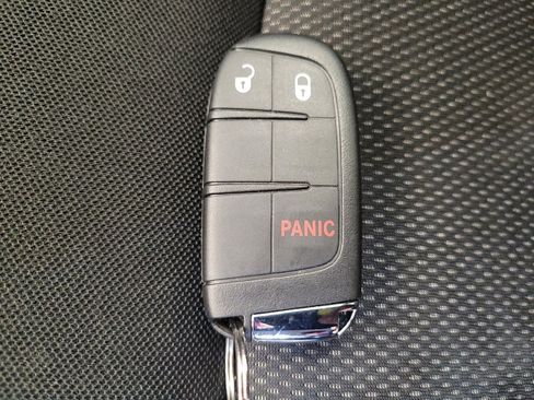 Used 2022 Jeep Renegade Sport image 32