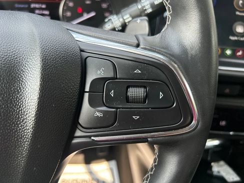 Used 2023 Buick Envision Essence FWD image 24