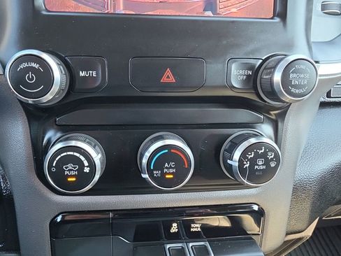 Used 2019 RAM 1500 Big Horn AWD/4WD image 19