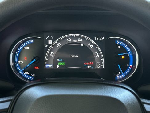 Used 2025 Toyota RAV4 LE image 21