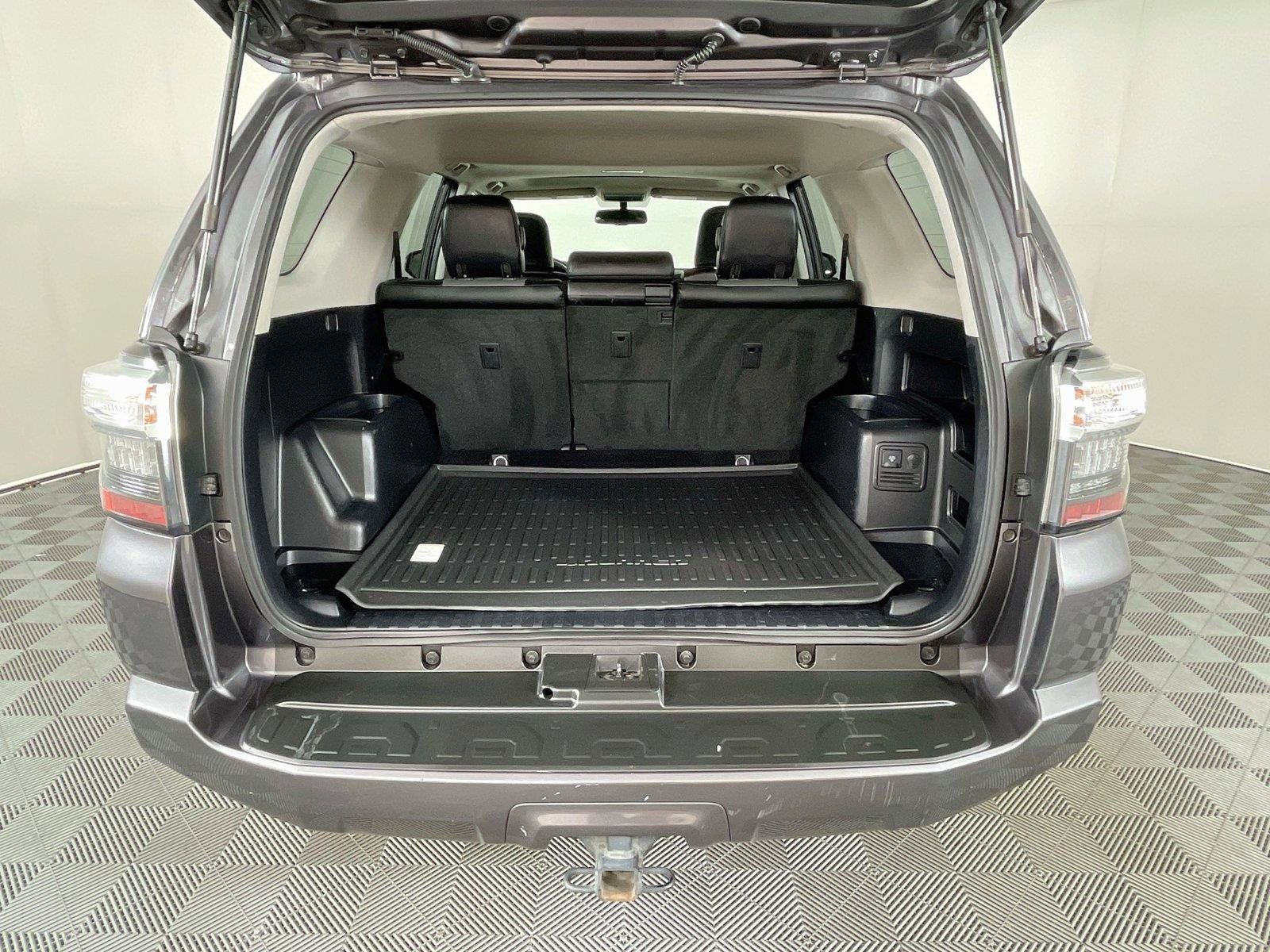 Used 2018 Toyota 4Runner SR5 Premium AWD/4WD image 29