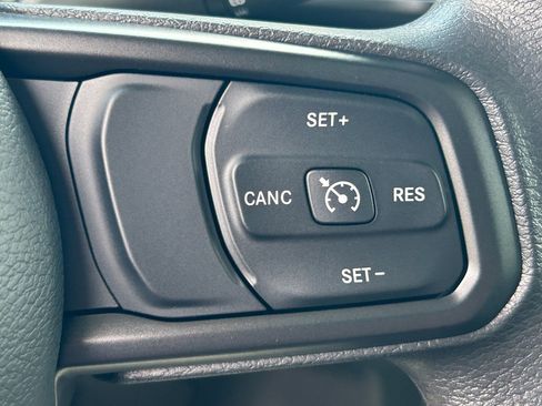 New 2025 Jeep Gladiator Sport image 15