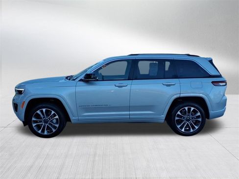 Used 2024 Jeep Grand Cherokee Overland w/ Trailer Tow Package image 7