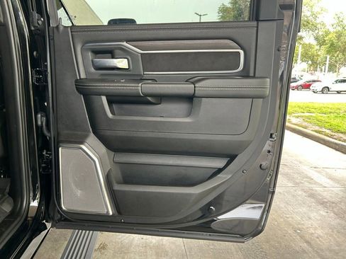 Used 2025 RAM 2500 Laramie AWD/4WD image 37