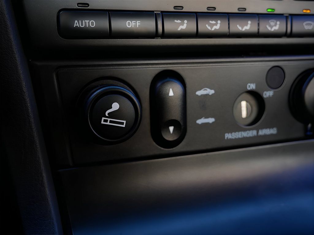 Used 2002 Ford Thunderbird RWD image 26