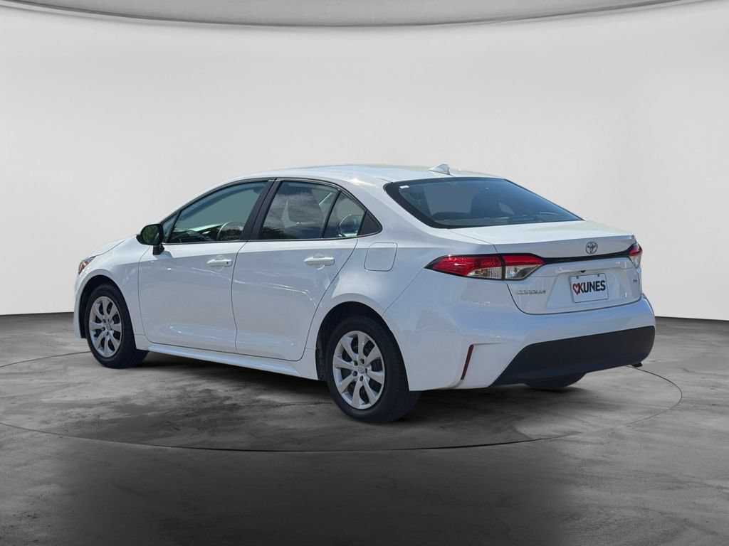 Used 2024 Toyota Corolla LE FWD image 6