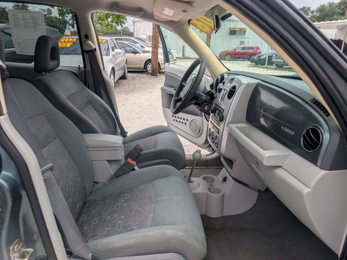Used 2006 Chrysler PT Cruiser Touring FWD image 13