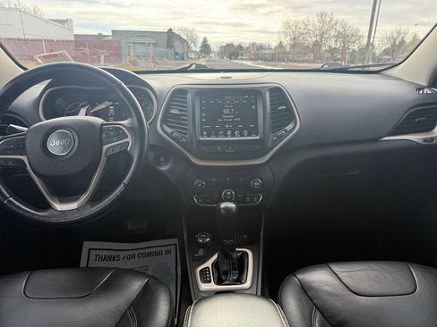 Used 2018 Jeep Cherokee Limited image 39