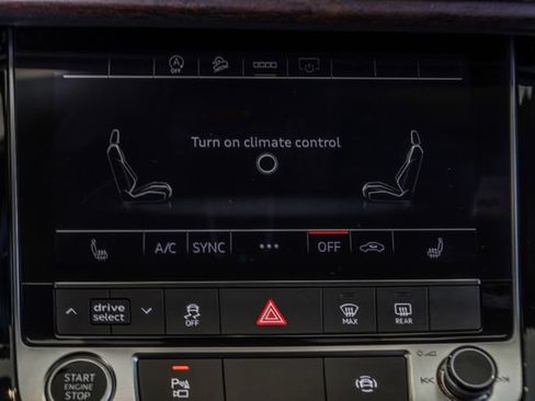 Used 2025 Audi Q7 3.0T Premium Plus AWD/4WD image 23