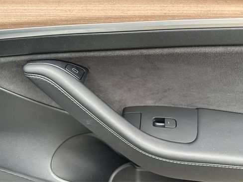 Used 2021 Tesla Model 3 Standard Range Plus image 19
