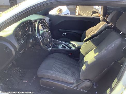 Used 2016 Dodge Challenger R/T image 11