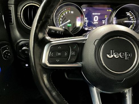 Used 2022 Jeep Wrangler Unlimited Sahara image 10