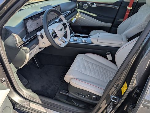 New 2025 Genesis GV80 3.5T e-SC image 9