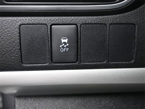 Used 2017 Toyota Camry SE image 21