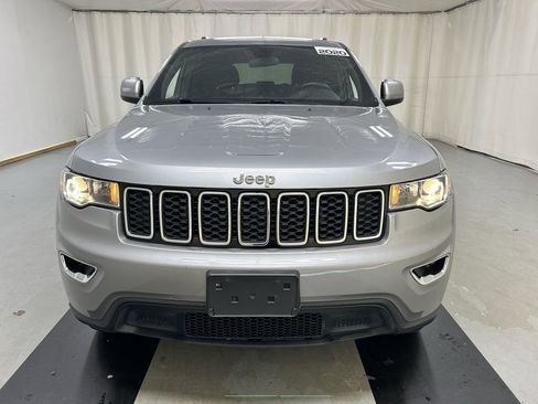 Used 2020 Jeep Grand Cherokee Laredo image 3
