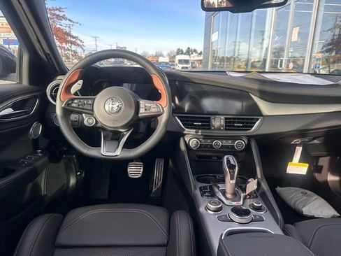 New 2025 Alfa Romeo Giulia AWD w/ Driving Assist Package image 10