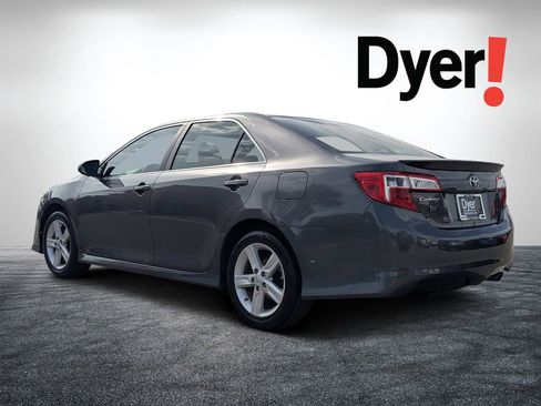 Used 2013 Toyota Camry SE FWD image 6