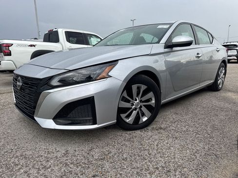 Used 2023 Nissan Altima 2.5 S FWD image 1