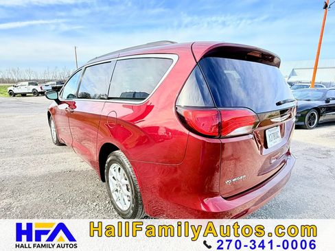 Used 2021 Chrysler Voyager Lxi FWD image 3