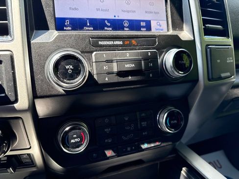 Used 2020 Ford F150 Lariat w/ Equipment Group 502A Luxury AWD/4WD image 30