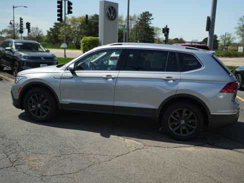Used 2024 Volkswagen Tiguan SE image 10