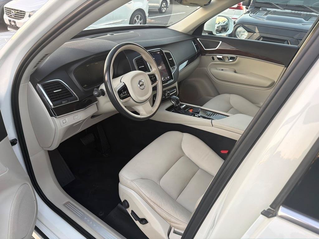 Used 2019 Volvo XC90 T6 Momentum w/ Protection Package Premier AWD/4WD image 12