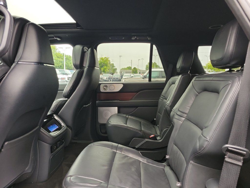 Certified 2023 Lincoln Navigator Reserve AWD/4WD image 14