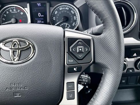 Used 2022 Toyota Tacoma SR5 w/ Technology Package AWD/4WD image 24