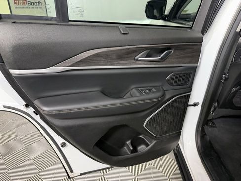 Used 2022 Jeep Grand Cherokee Limited 4xe w/ Luxury Tech Group II image 26