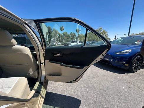 Used 2012 Toyota Camry LE image 14